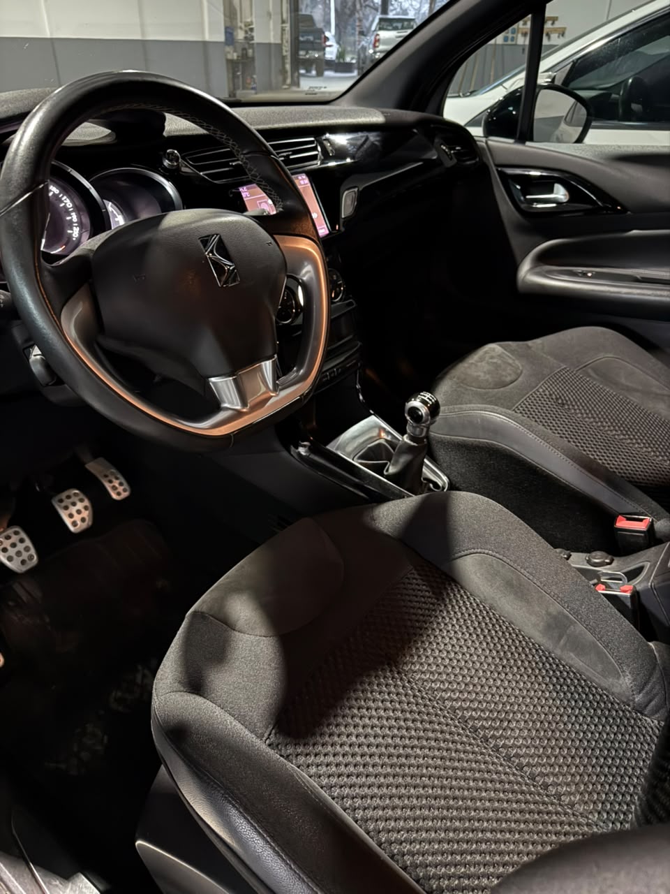 DS - DS  3  SO CHIC  - MANUAL  - 2017